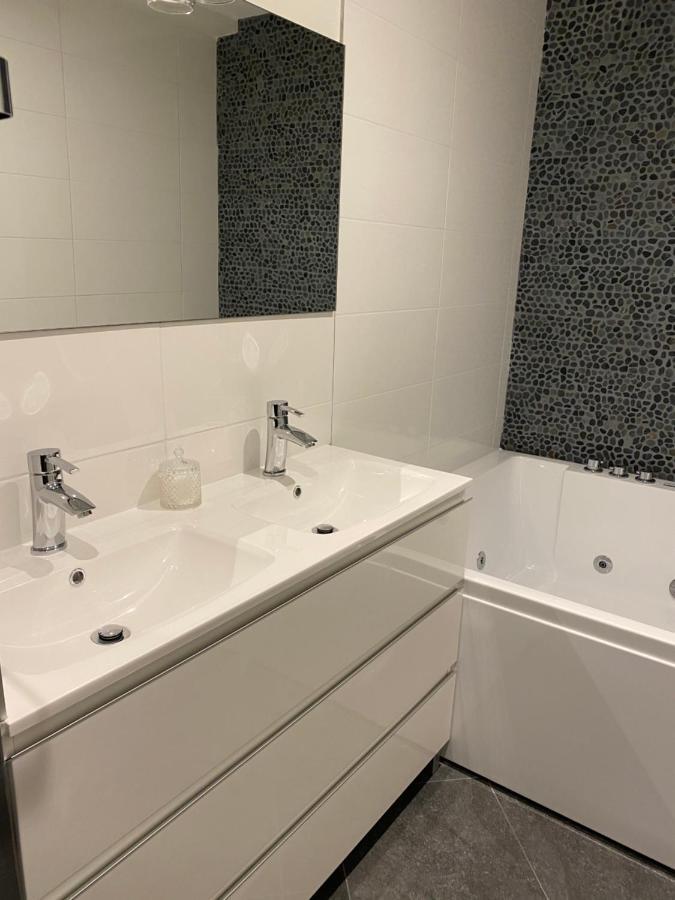 Le Gite De Lancelot Avec Balneo City Center 상스 외부 사진